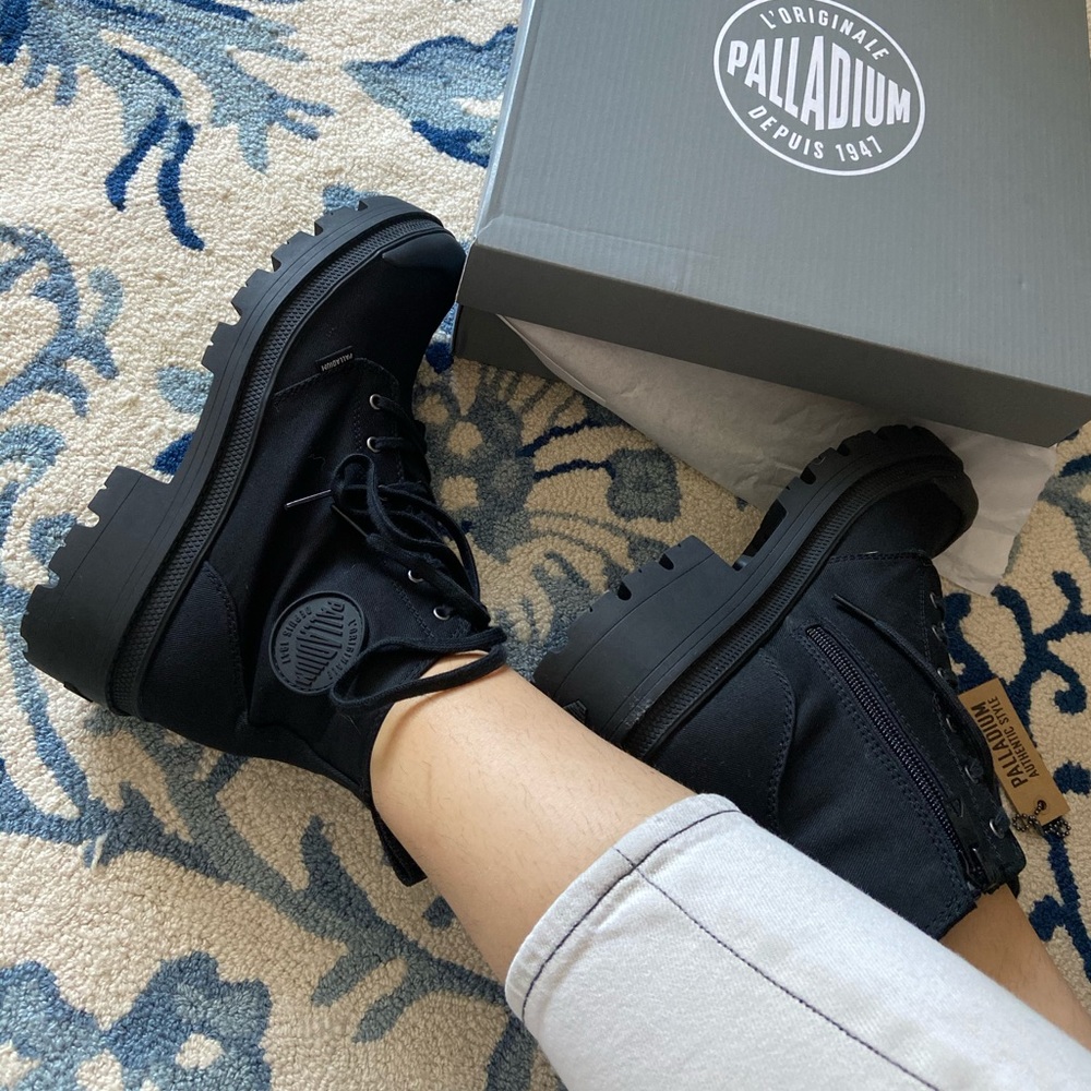 NWT Palladium Pallabase Twill